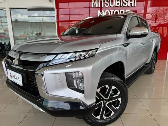 MITSUBISHI L200 TRITON 2.4 16V TURBO DIESEL SPORT HPE-S CD 4P 4X4 AUTOMÁTICO MITSUBISHI L200 TRITON 2.4 16V TURBO DIESEL SPORT HPE-S CD 4P 4X4 AUTOMÁTICO